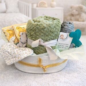 Luxury Newborn Baby Gift Basket Baby Shower Gift Set for New Parents